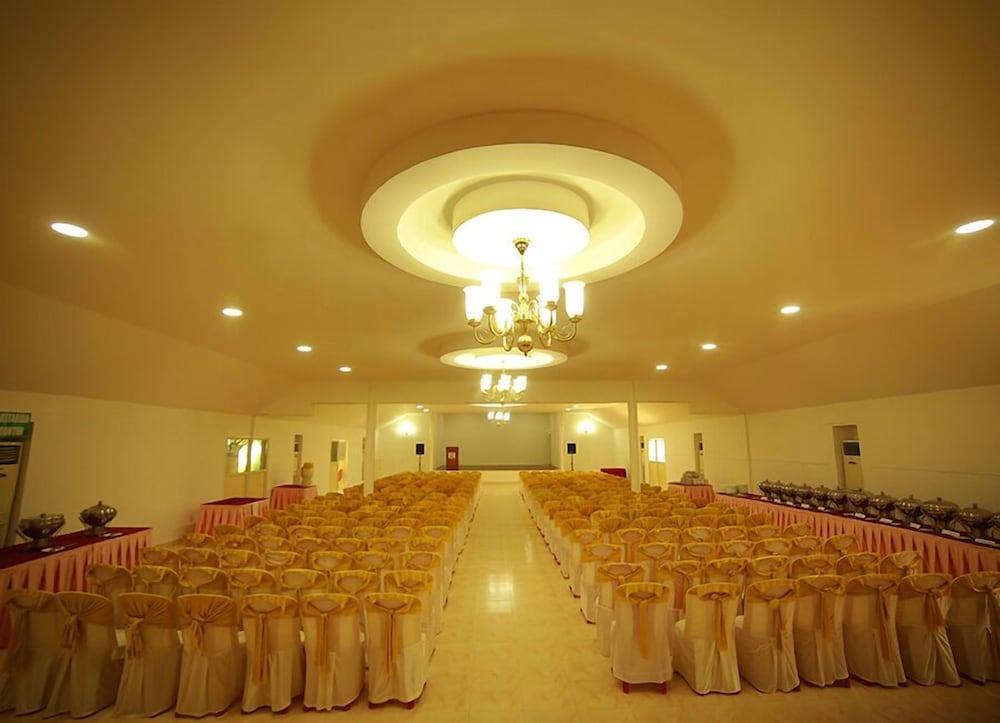Quality Airport Hotels Nedumbassery Bagian luar foto