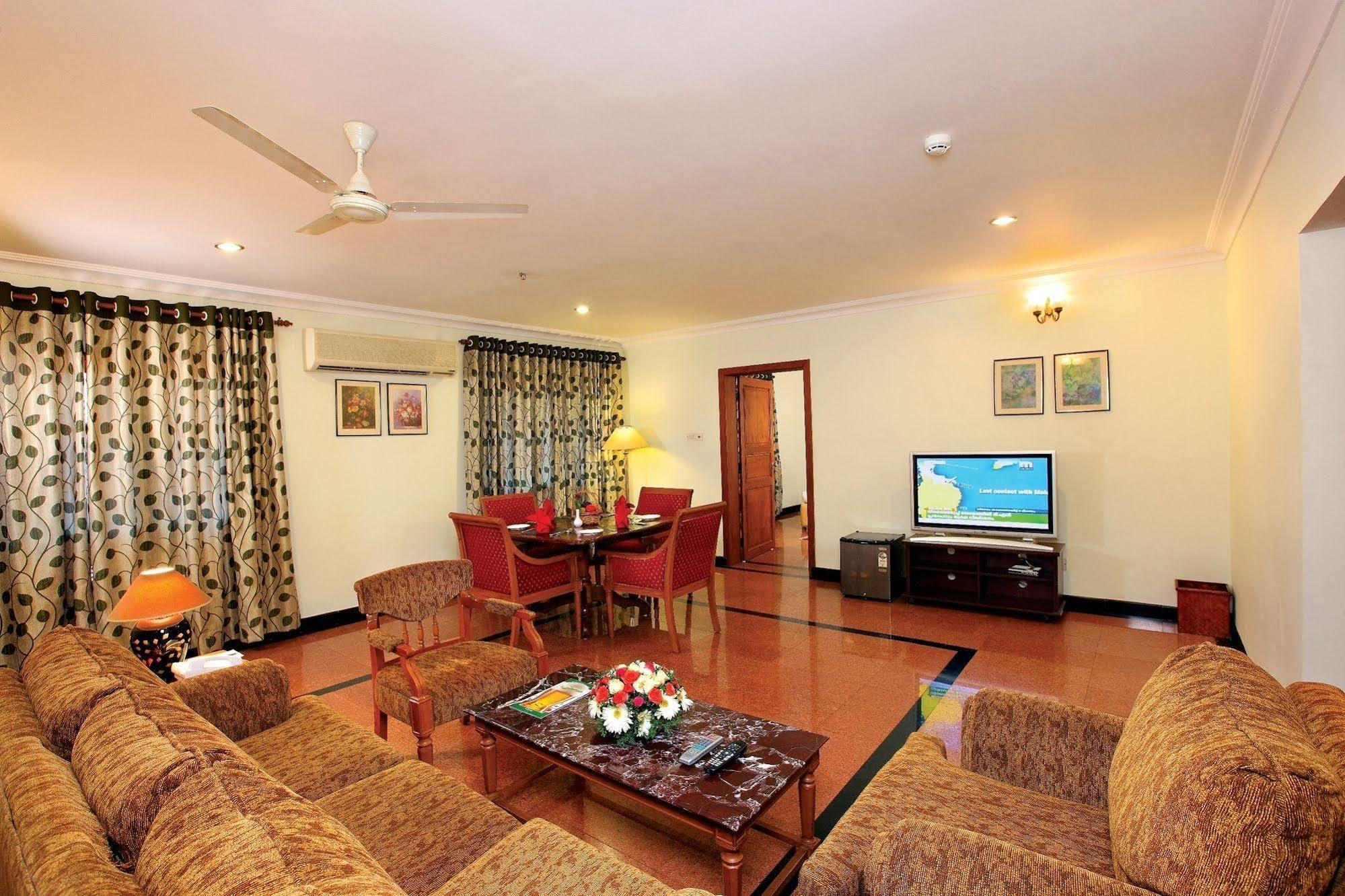 Quality Airport Hotels Nedumbassery Bagian luar foto