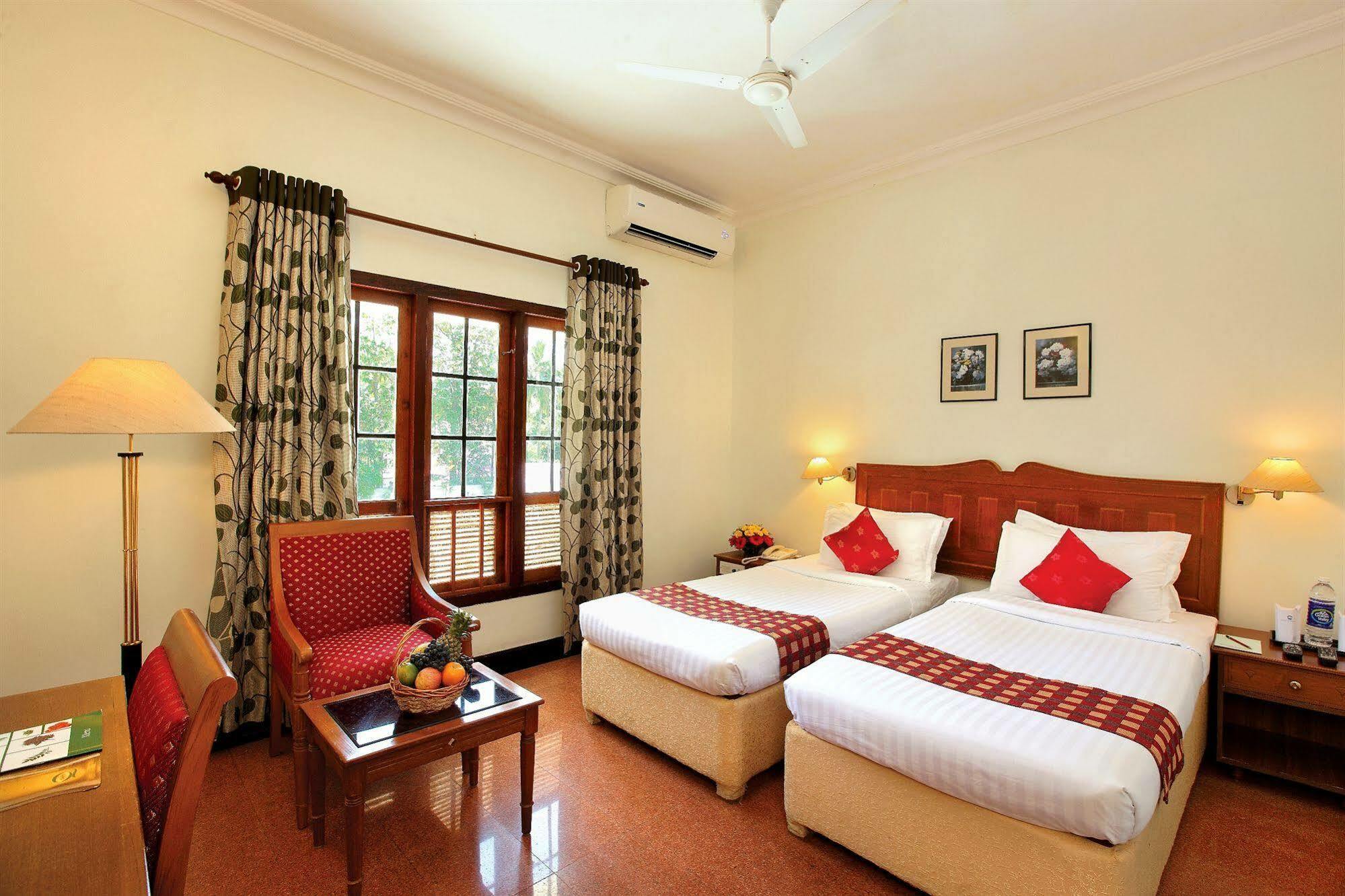 Quality Airport Hotels Nedumbassery Bagian luar foto